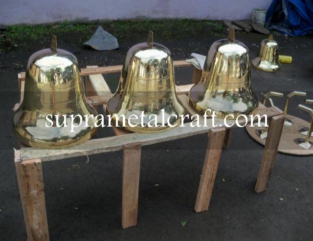 Lonceng Kuningan Brass Bell ini adalah untuk digunakan sebagaimana mestinya, Lonceng kuningan ini akan dibunyikan saat ada pembeli masuk atau keluar showroom.