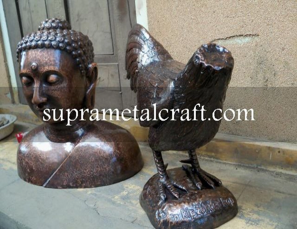 Patung Budha dan Patung Ayam tampak depan-42