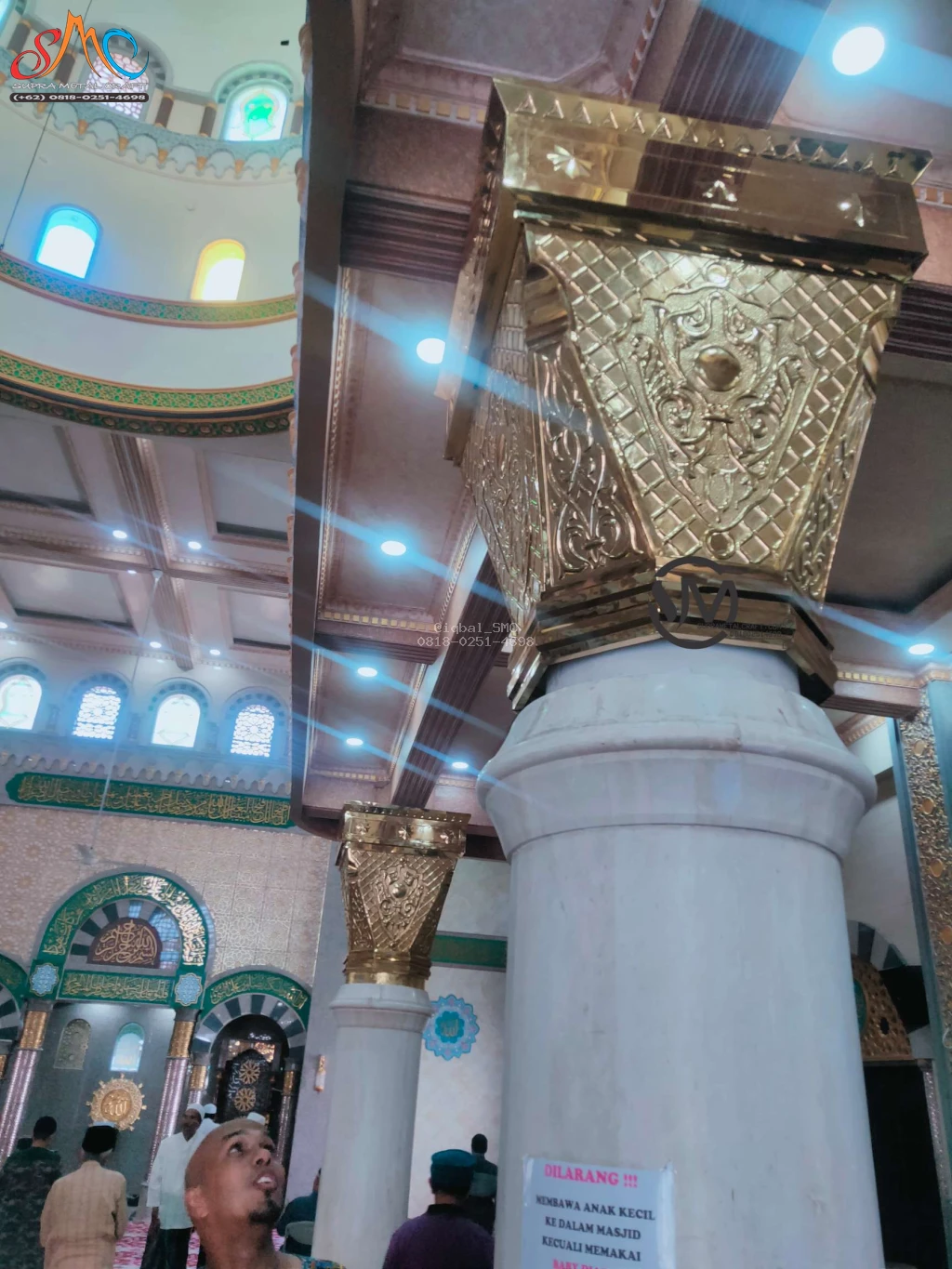 Pengrajin-Tiang-Nabawi-Kuningan:-Bawa-Kemegahan-Madinah-ke-Masjid-Anda-264