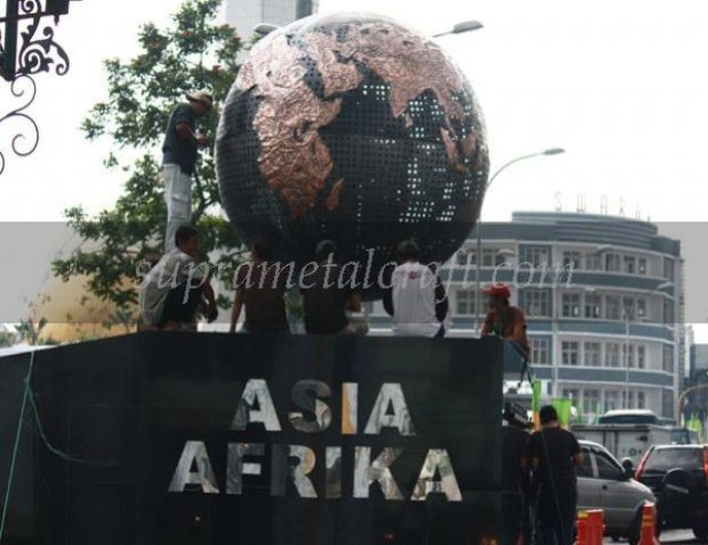 globe-tembaga-raksasa-KAA-Bandung-196
